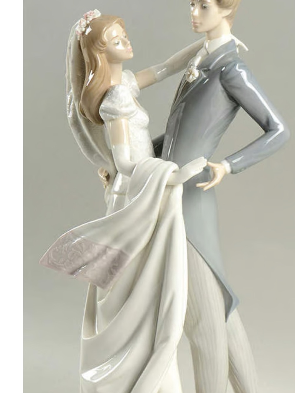 Lladro White and Gray Bridal Couple Porcelain Sculpture the perfect wedding gift